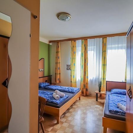 Cozy Rooms - U3 Hutteldorferstrasse ウィーン エクステリア 写真