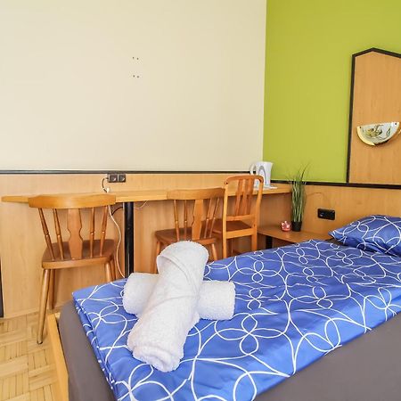 Cozy Rooms - U3 Hutteldorferstrasse ウィーン エクステリア 写真