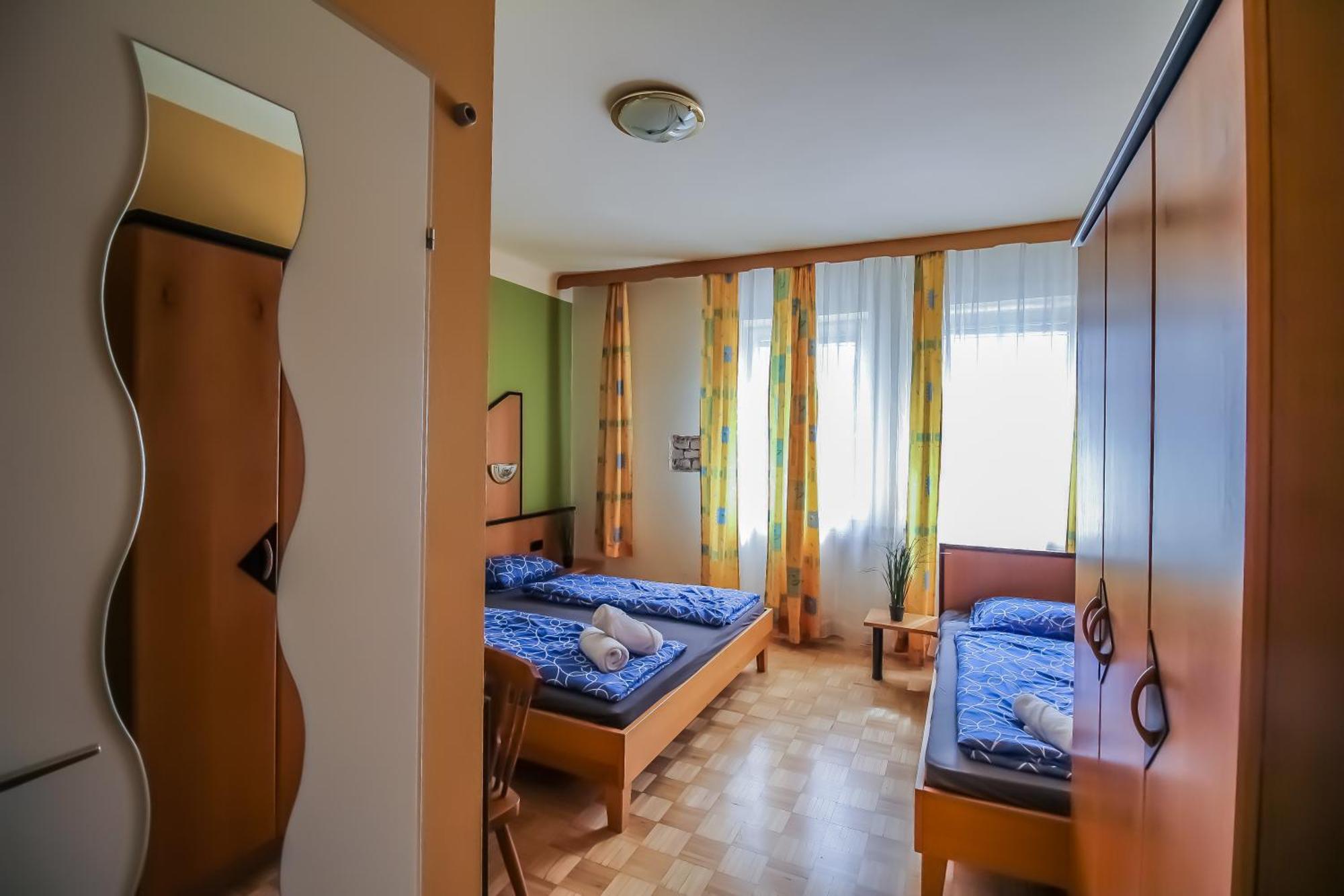 Cozy Rooms - U3 Hutteldorferstrasse ウィーン エクステリア 写真