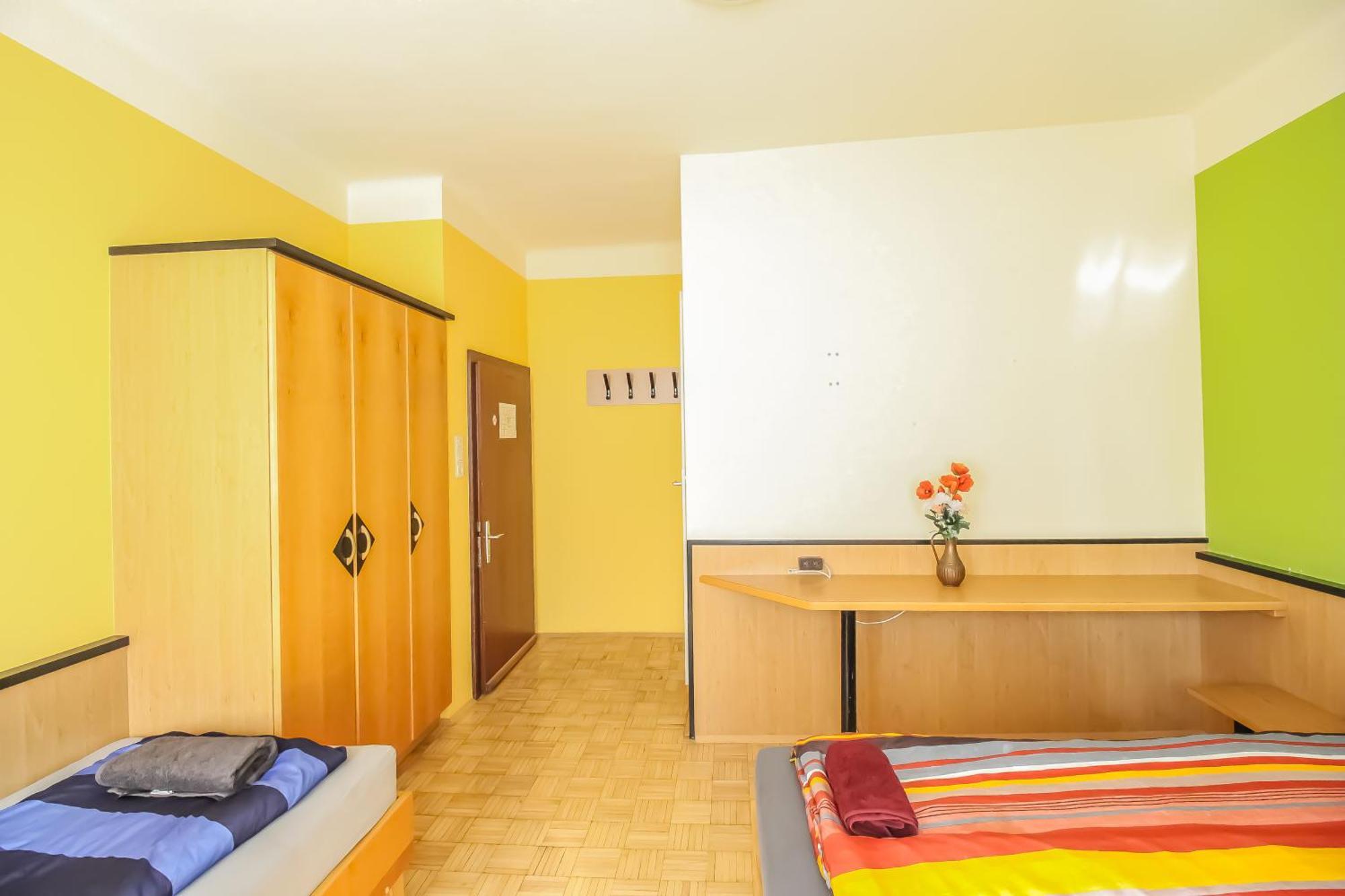Cozy Rooms - U3 Hutteldorferstrasse ウィーン エクステリア 写真