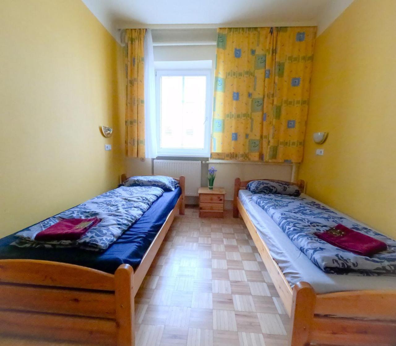 Cozy Rooms - U3 Hutteldorferstrasse ウィーン エクステリア 写真