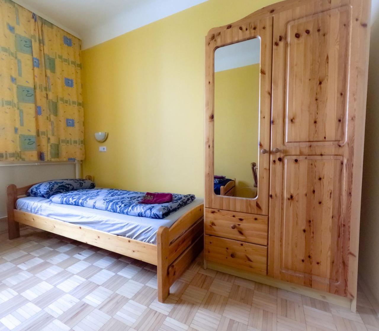 Cozy Rooms - U3 Hutteldorferstrasse ウィーン エクステリア 写真