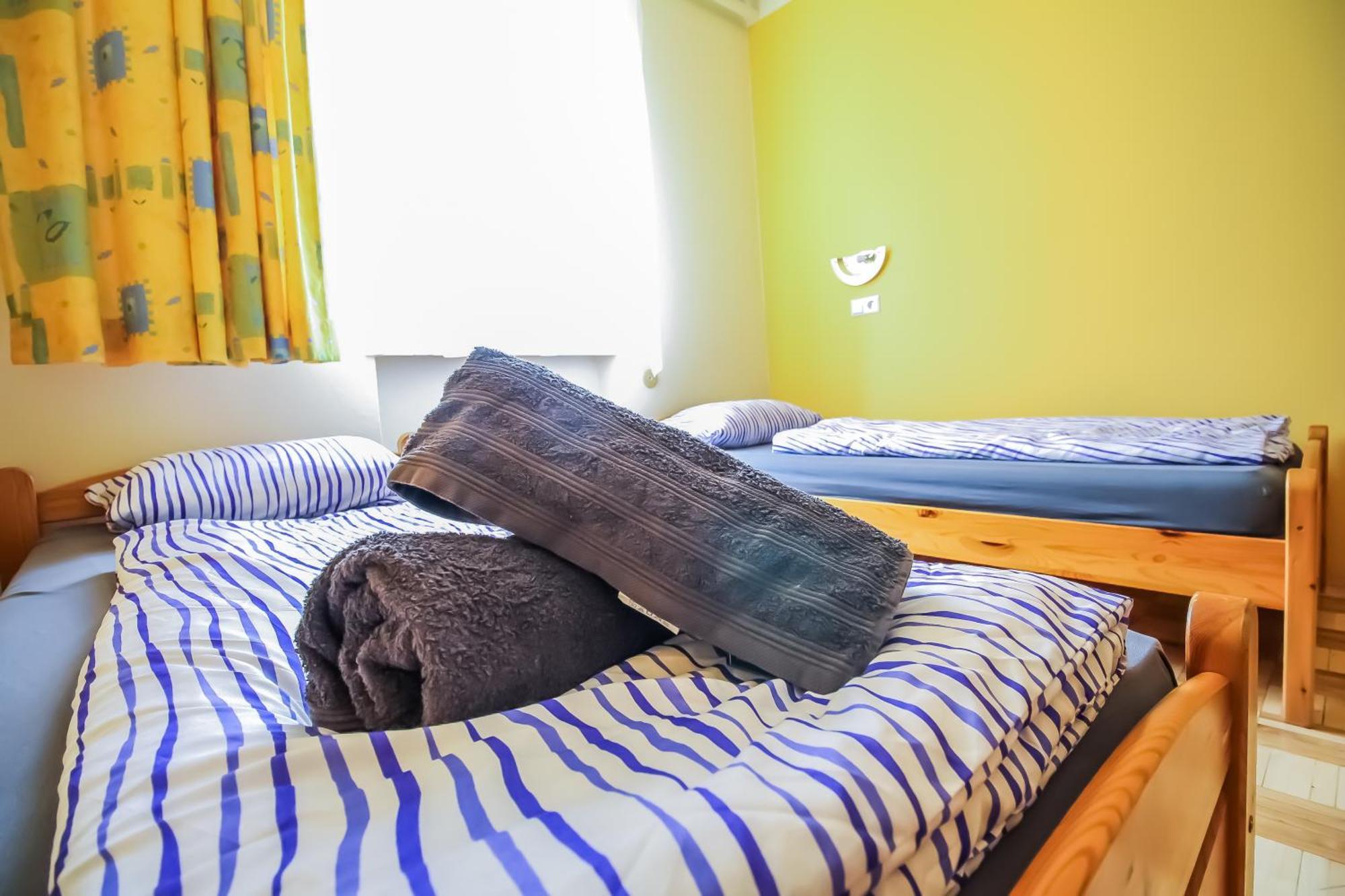 Cozy Rooms - U3 Hutteldorferstrasse ウィーン エクステリア 写真