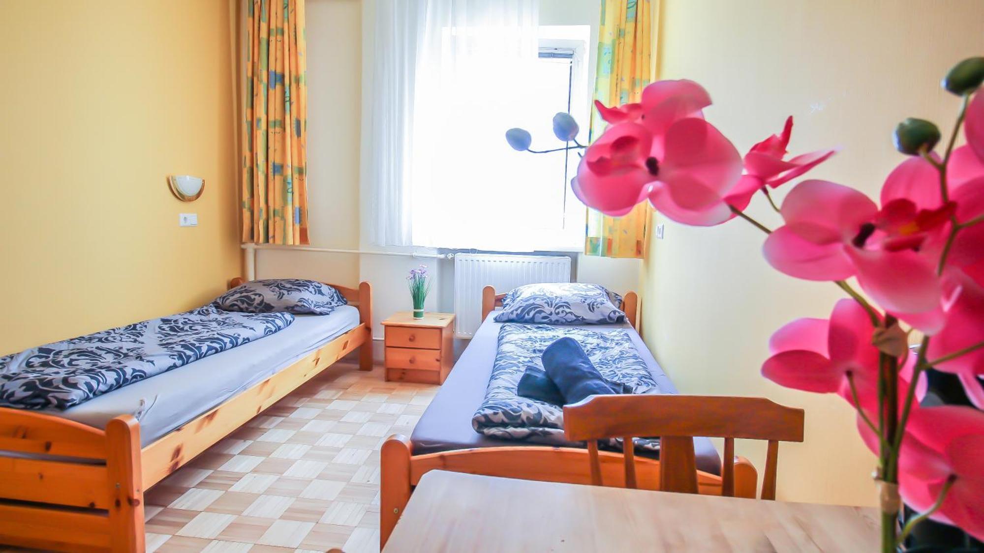 Cozy Rooms - U3 Hutteldorferstrasse ウィーン エクステリア 写真
