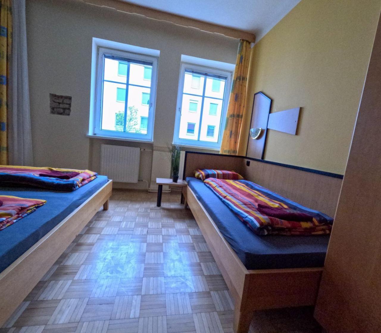 Cozy Rooms - U3 Hutteldorferstrasse ウィーン エクステリア 写真
