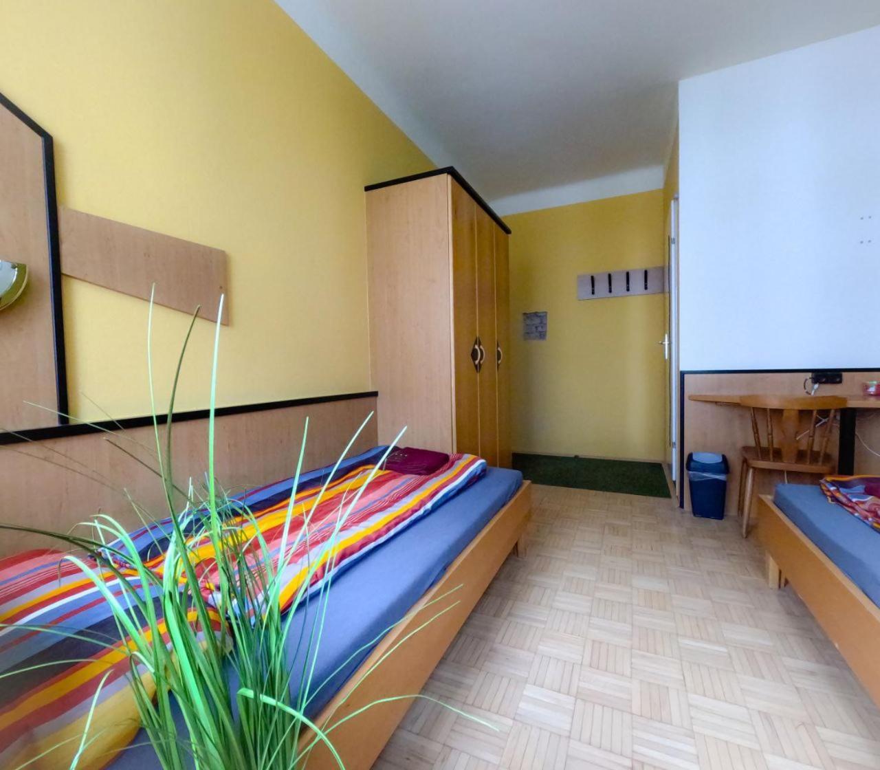Cozy Rooms - U3 Hutteldorferstrasse ウィーン エクステリア 写真