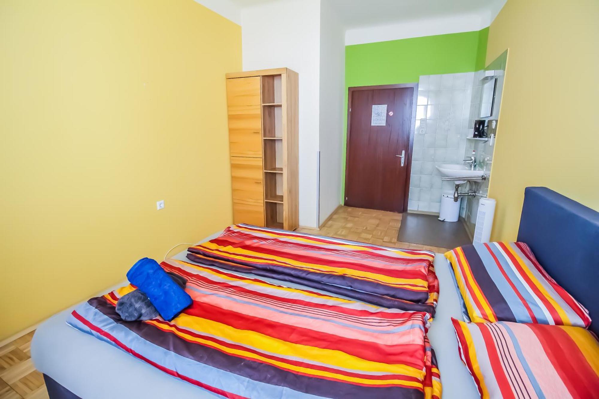 Cozy Rooms - U3 Hutteldorferstrasse ウィーン エクステリア 写真
