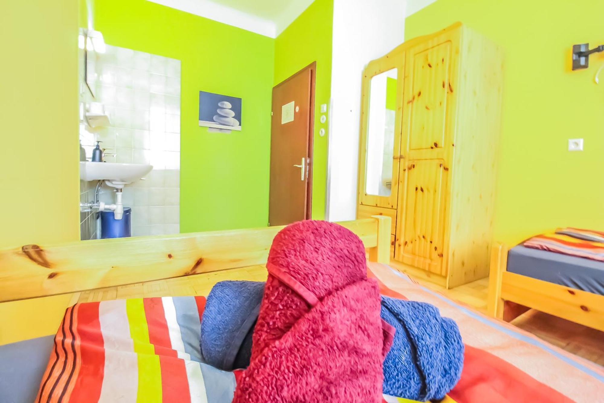 Cozy Rooms - U3 Hutteldorferstrasse ウィーン エクステリア 写真