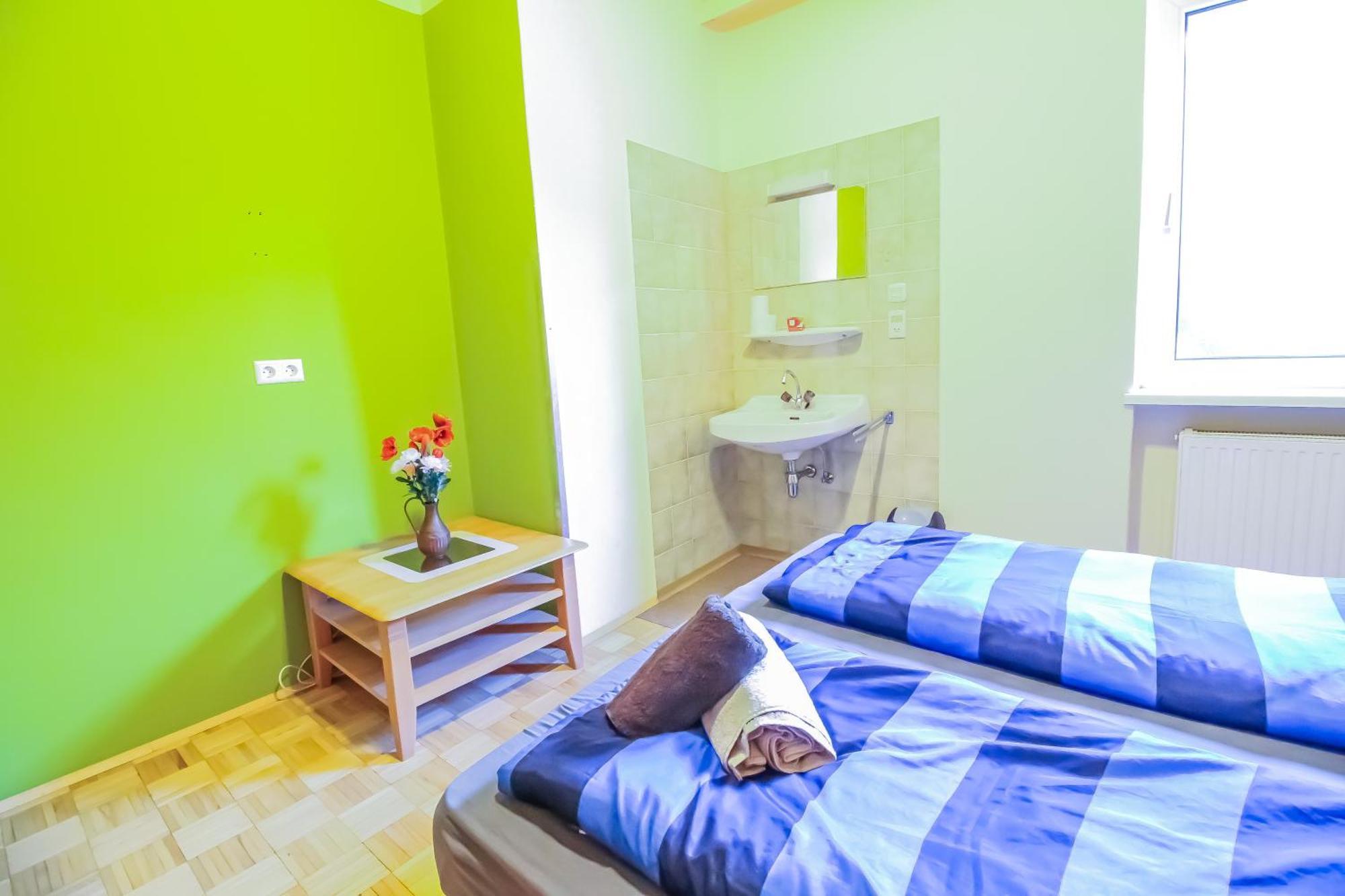 Cozy Rooms - U3 Hutteldorferstrasse ウィーン エクステリア 写真