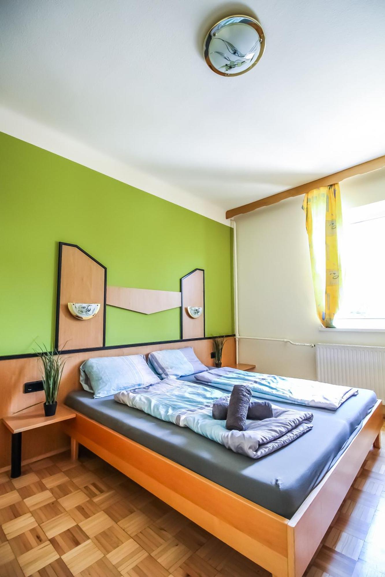 Cozy Rooms - U3 Hutteldorferstrasse ウィーン エクステリア 写真
