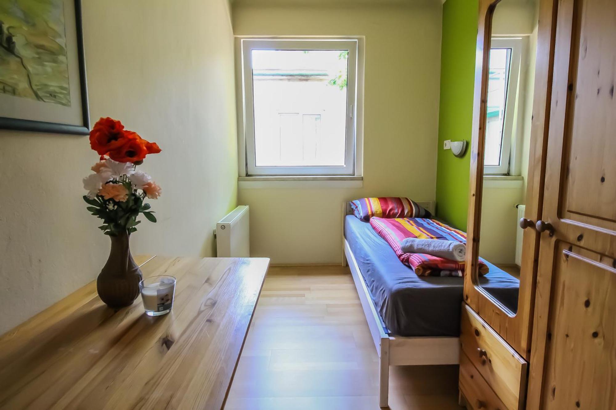 Cozy Rooms - U3 Hutteldorferstrasse ウィーン エクステリア 写真