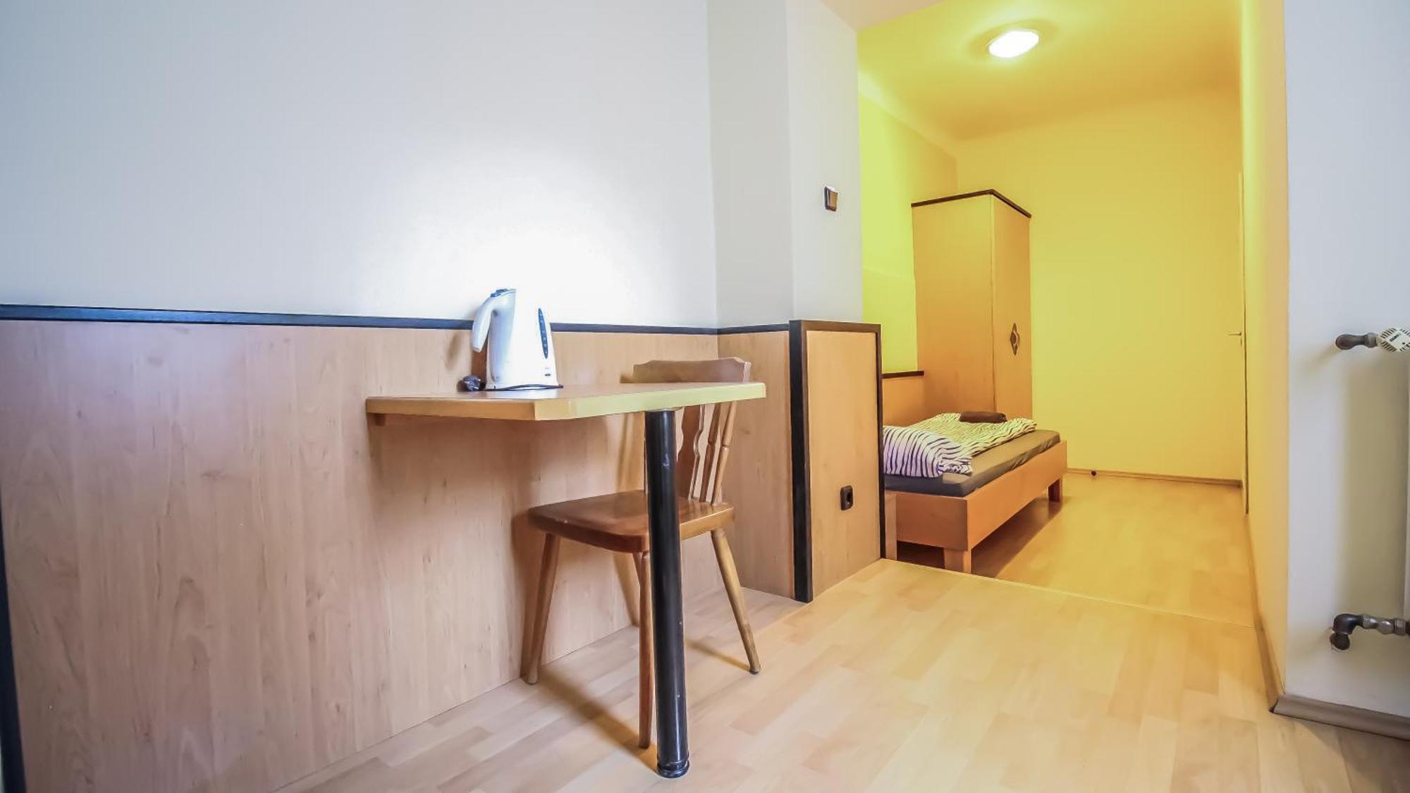 Cozy Rooms - U3 Hutteldorferstrasse ウィーン エクステリア 写真